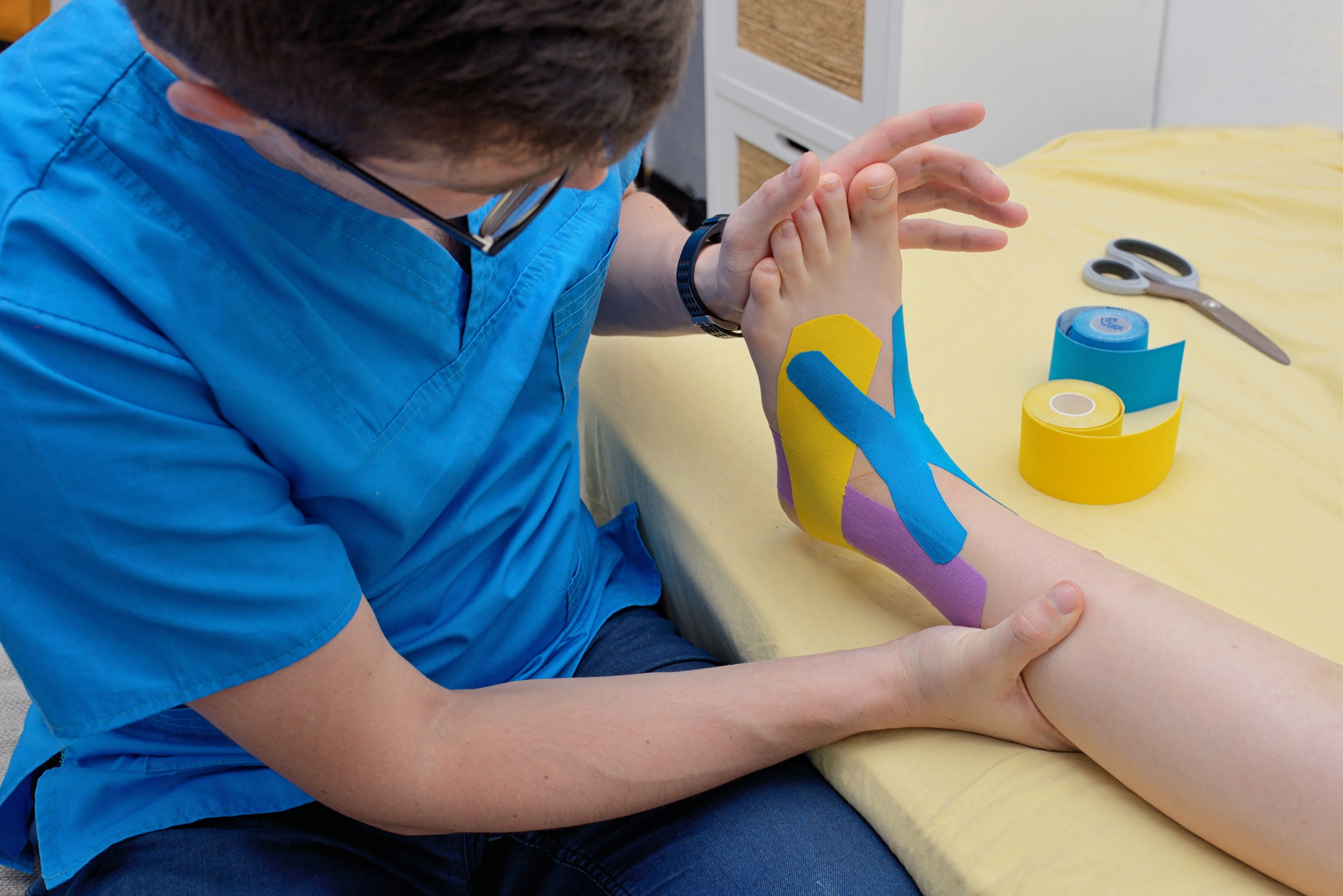 How KT Tape Can Help Relieve Top Of Foot Pain
